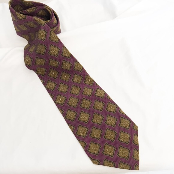 Vintage Giorgio Armani Cravatte Italy Silk Burgundy Tie Office Work Career - Picture 1 of 3